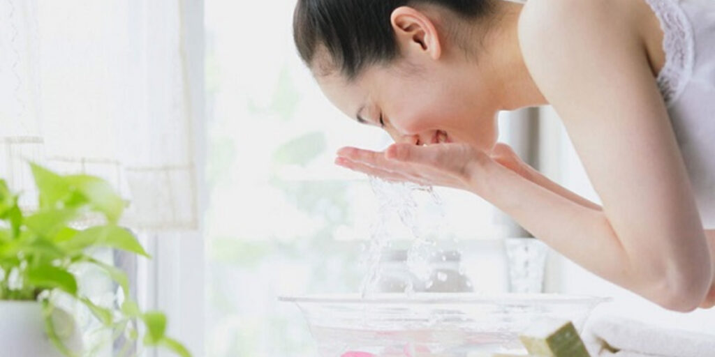 Cách chăm sóc da sau khi nặn mụn để không bị sẹo rỗ