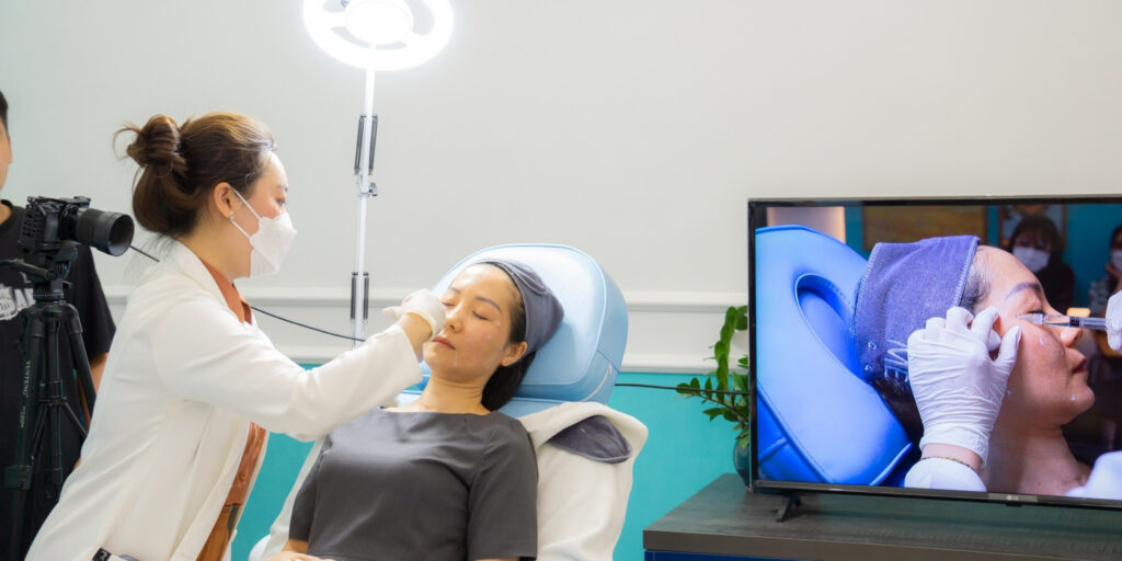 Jalupro Super Hydro là gì? Công dụng, chi phí và quy trình tiêm tại Emme Beauty & Spa 5 Quy trình tiêm BAP Jalupro Super Hydro tại Emme Beauty & Spa